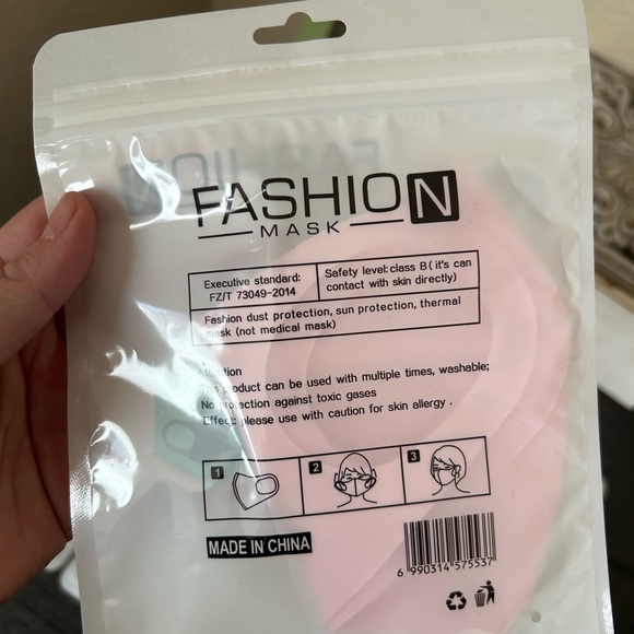 NWT | Reusable Mask | Face Cover | Set of 6 - Picture 3 of 6